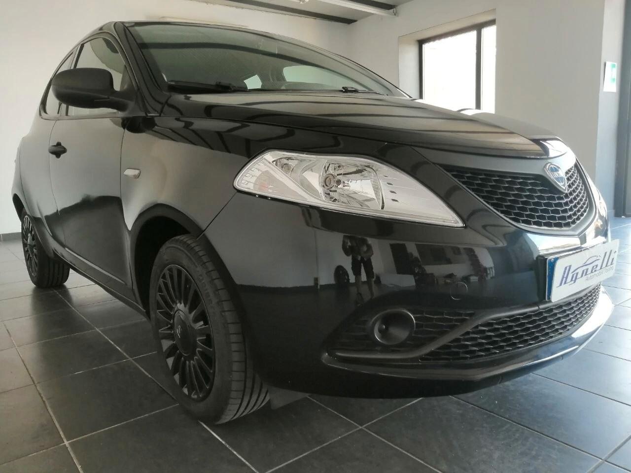 Lancia Ypsilon 1.2 69 CV 5 porte GPL Ecochic Silver