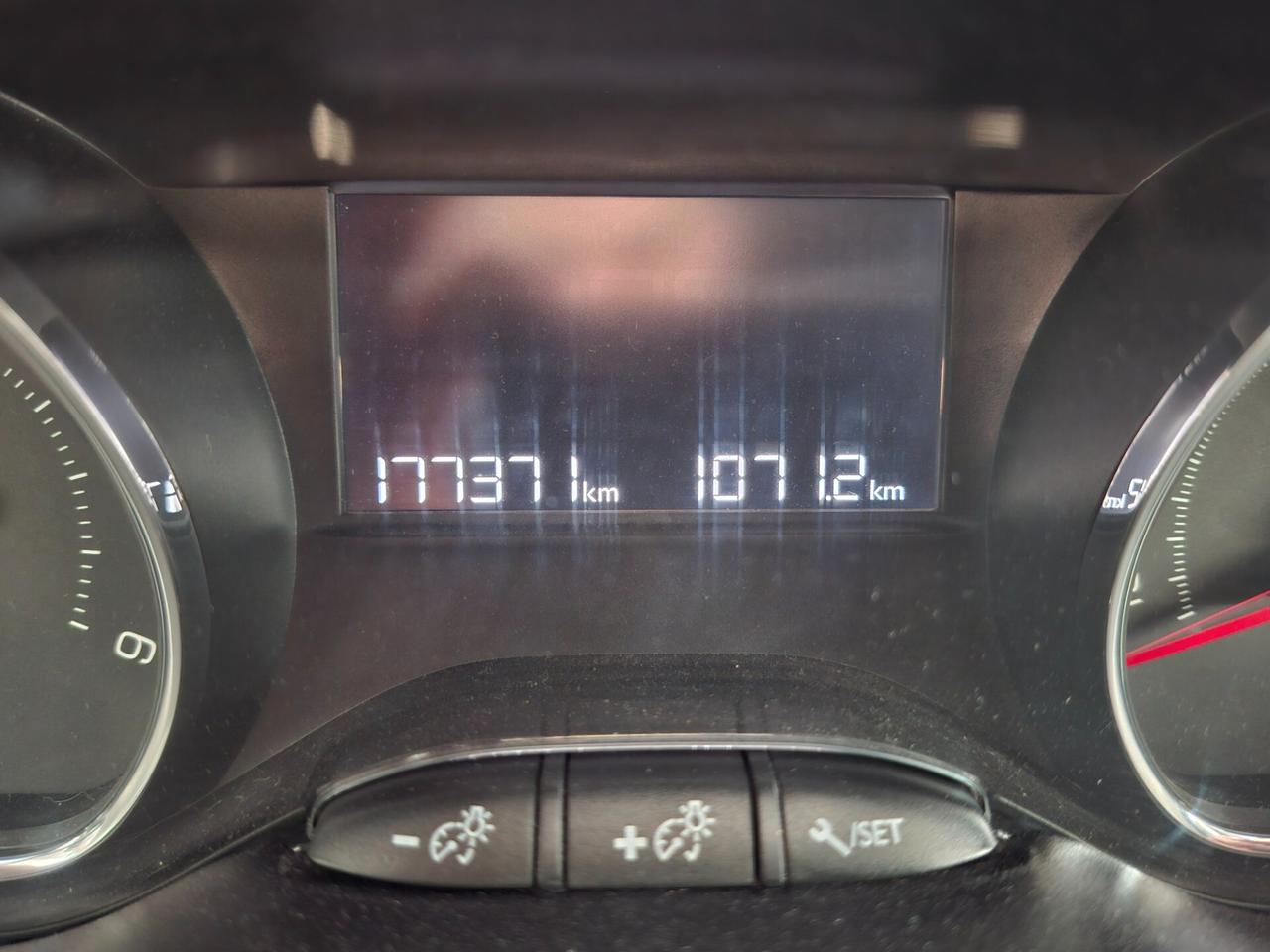 Peugeot 208 1.4 HDi DA NEOPATENTATI / EURO 5B