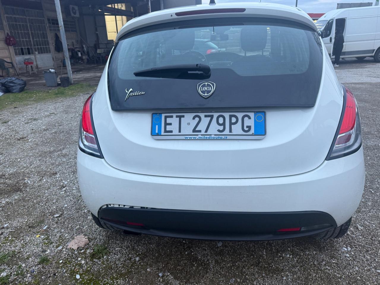 Lancia Ypsilon 1.2 69 CV 5 porte S&S Platinum