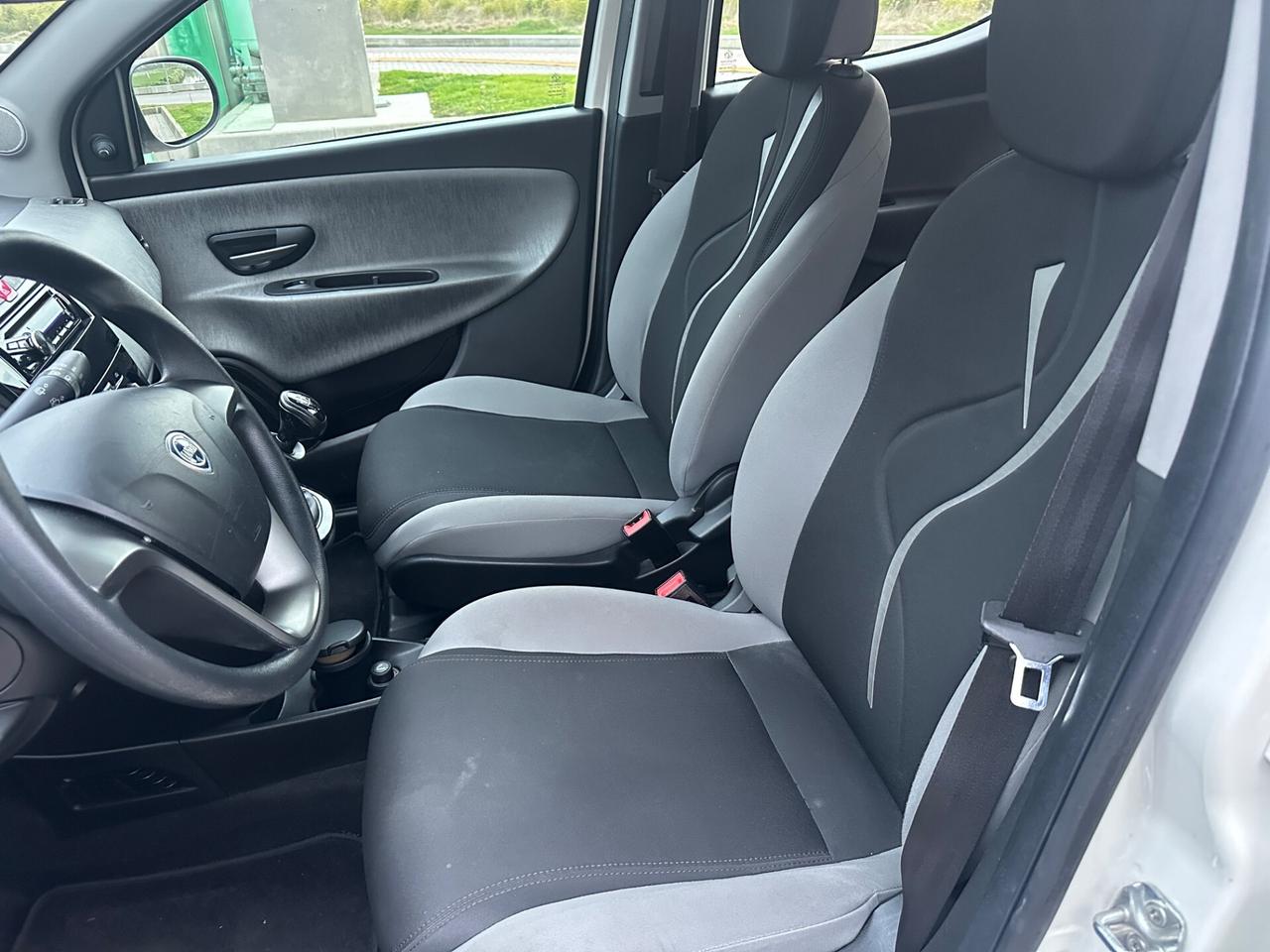 Lancia Ypsilon 1.2 GPL Ecochic Possibile Permuta e Finanziamento