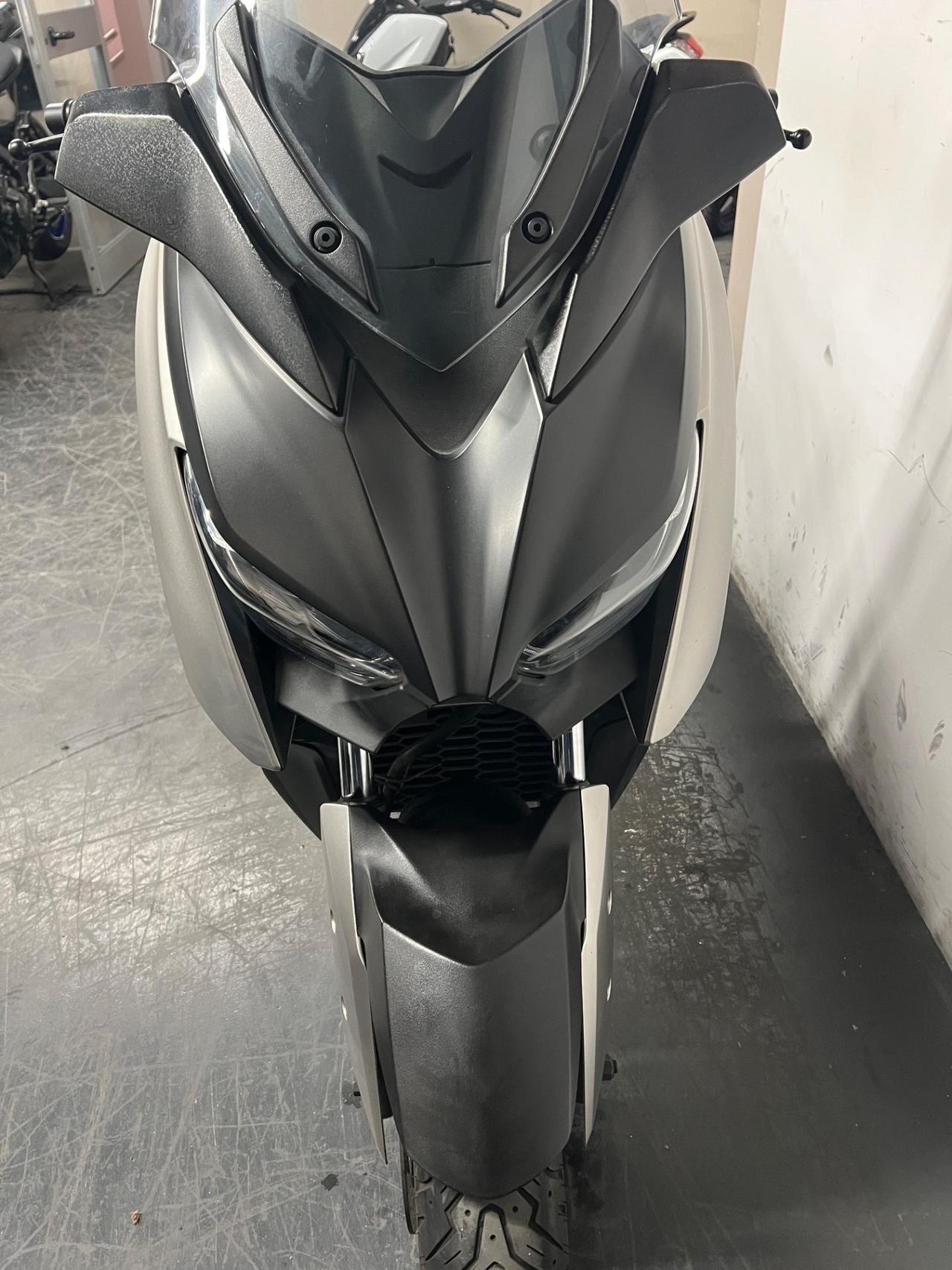 Yamaha X-Max 300