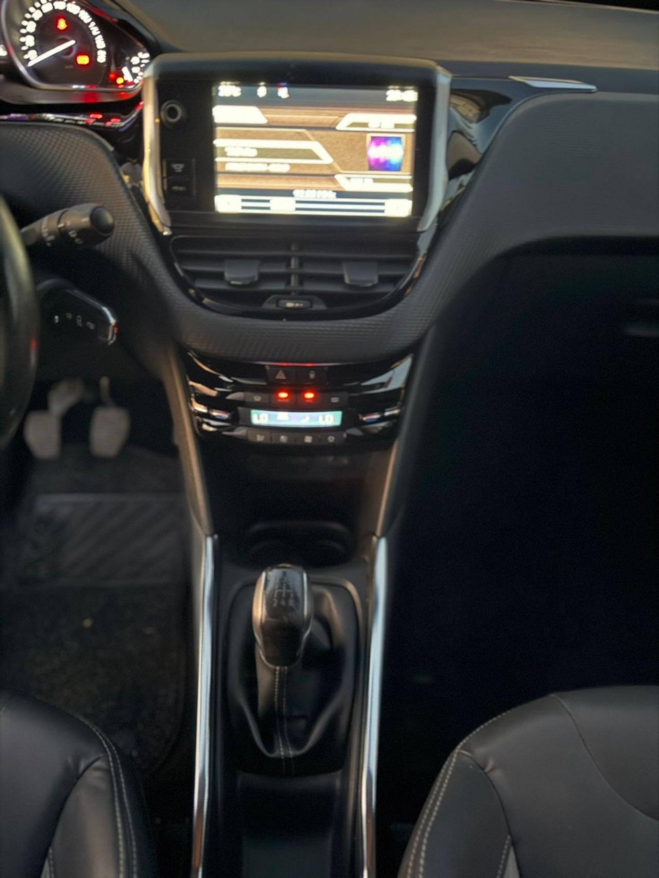 Peugeot 2008 1.2 VTi 82CV Allure NEOPATENTATI