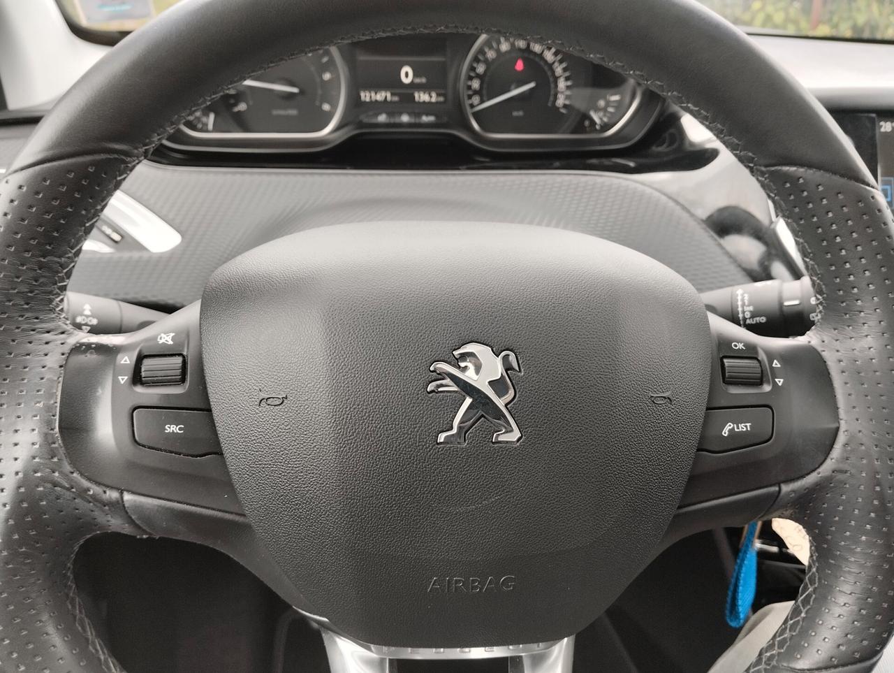 Peugeot 2008 BlueHDi 120 S&S Crossway