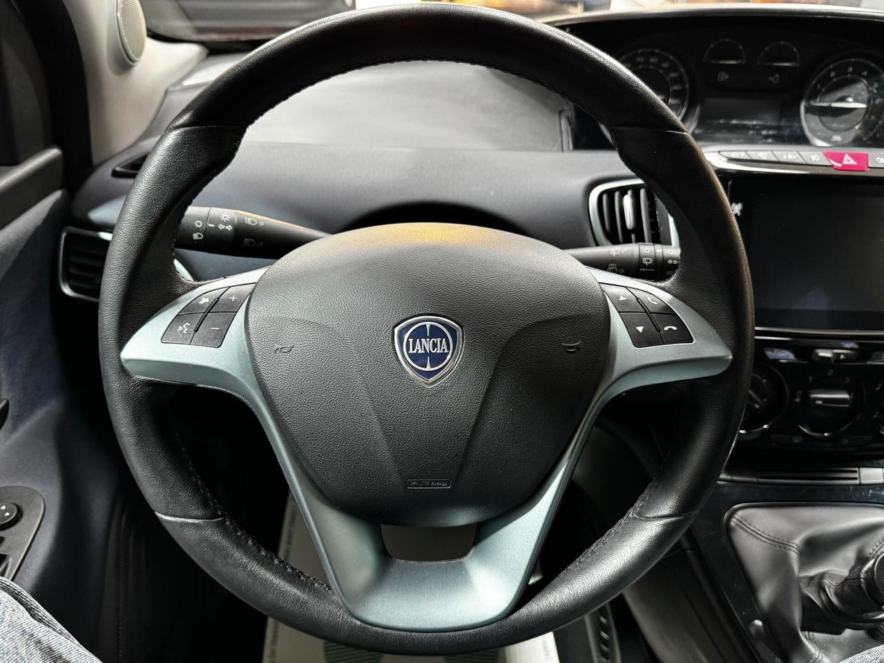 Lancia Ypsilon 1.0 FireFly 5 porte S&S Hybrid Gold