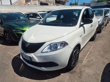 Lancia Ypsilon 1.0 FireFly solo 6000 km ANNO 2023