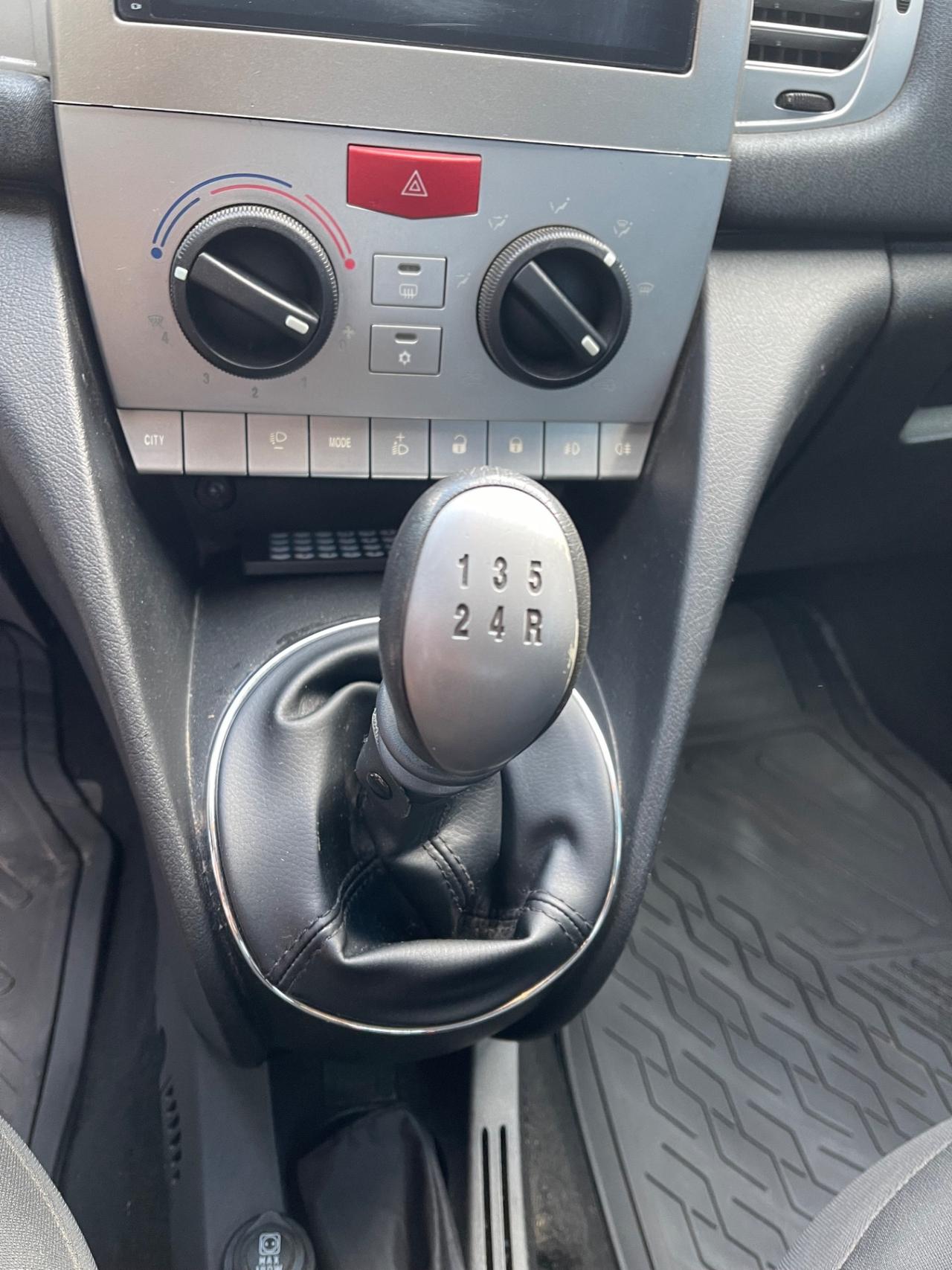 Lancia Ypsilon 1.4 Oro Ecochic GPL