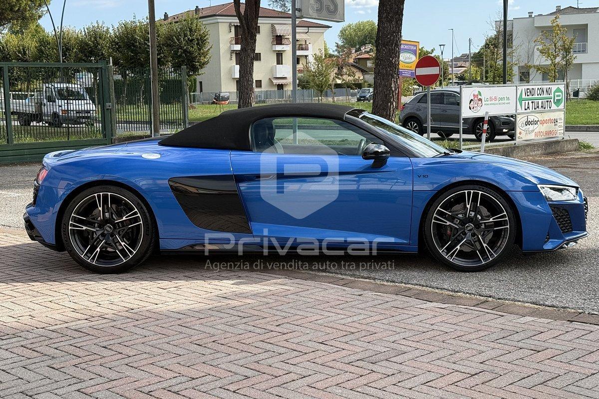 AUDI R8 Spyder V10 quattro S tronic