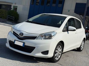 Toyota Yaris 1.0 benzina 5 porte pronta consegna