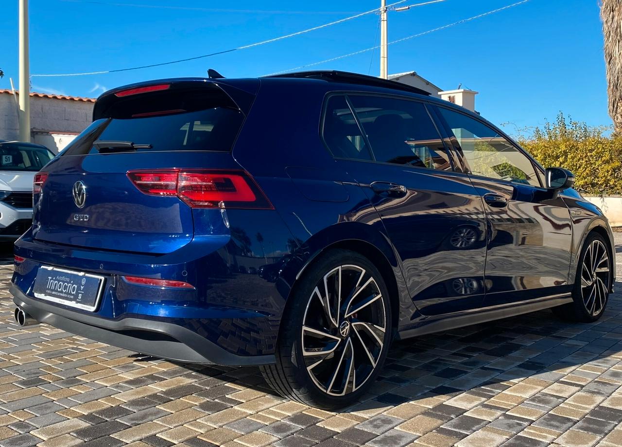 Volkswagen Golf 8 GTD 2.0 TDI 200CV DSG