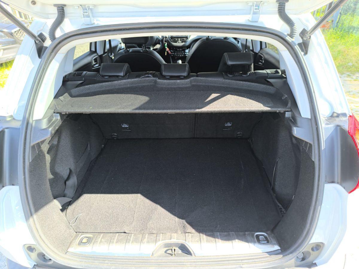 PEUGEOT - 2008 - BlueHDi 100 Allure