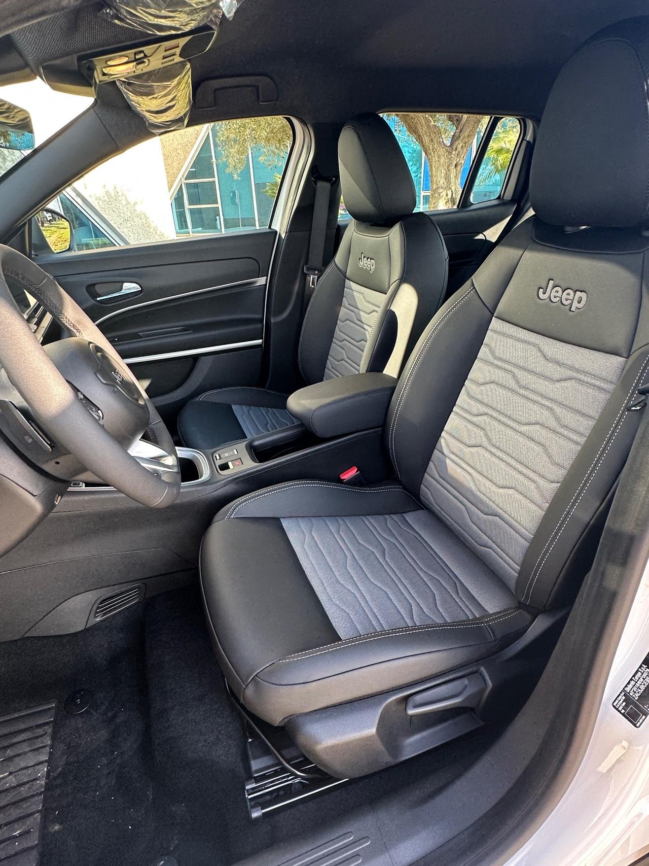 Jeep Avenger 1.2 Upland 4xe possibilità noleggio no scoring