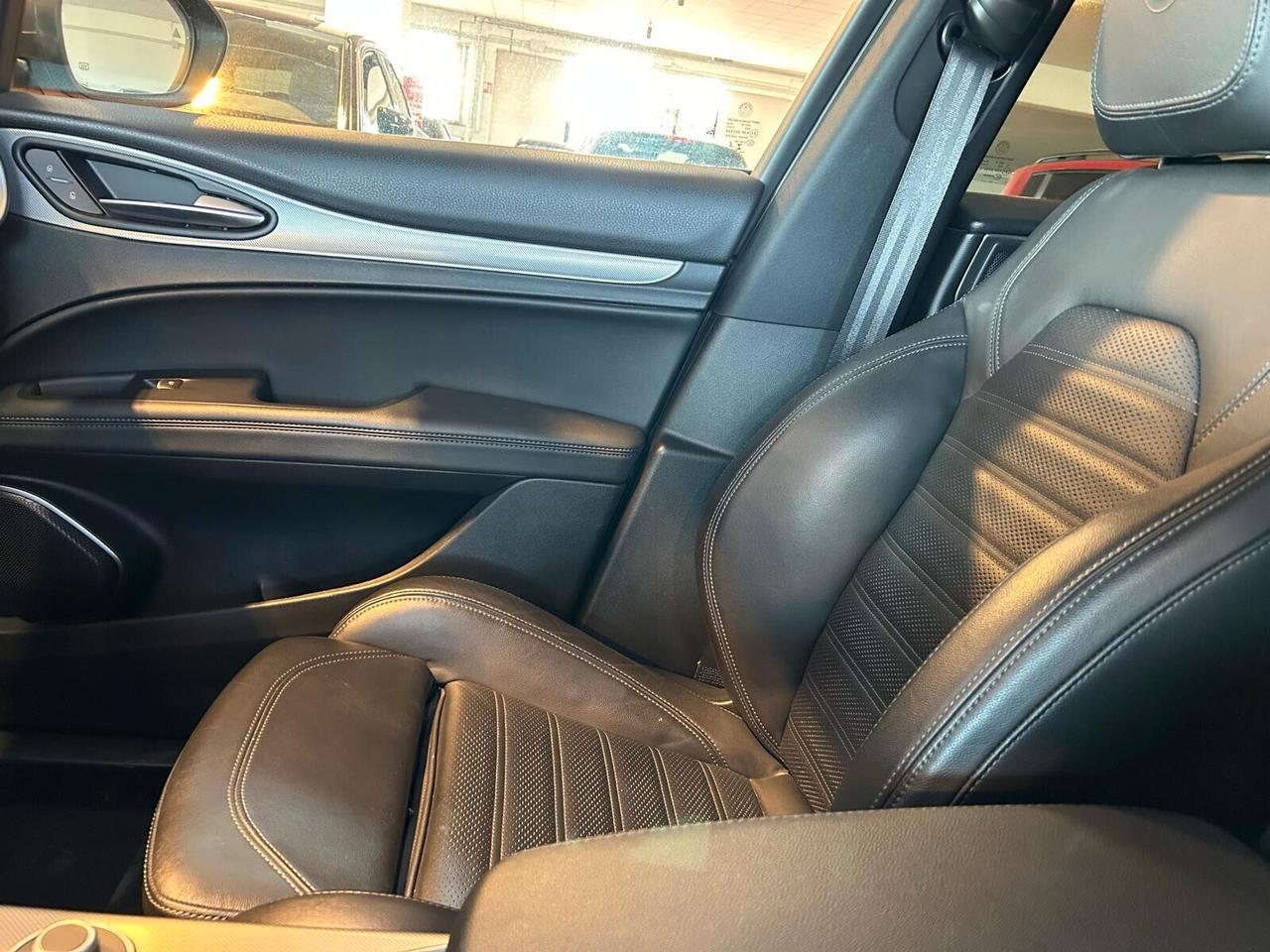 Alfa Romeo Stelvio VELOCE 2.2 Turbodiesel AT8 Q4 SPOTICAR