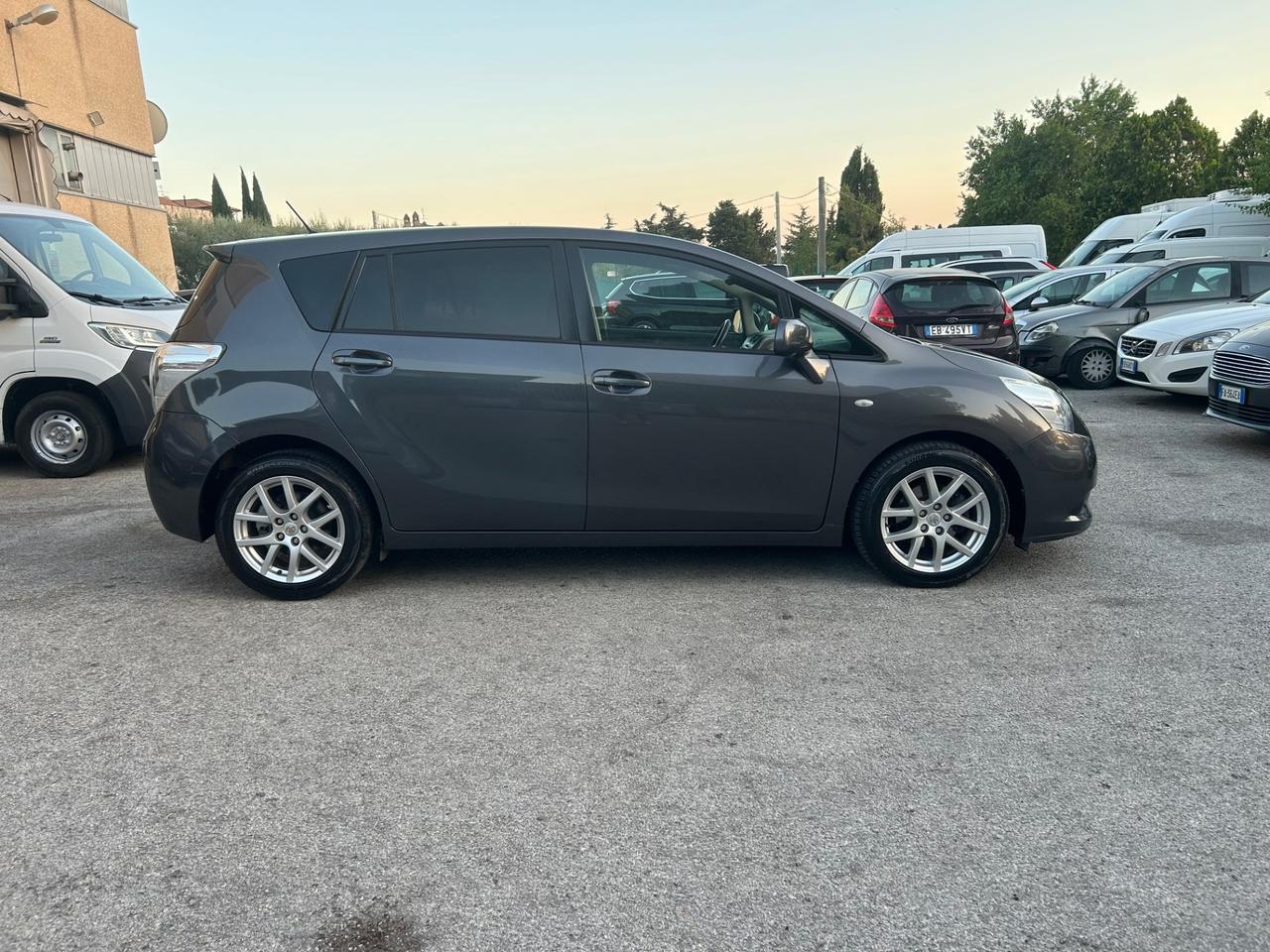 Toyota Verso 2.0 D tetto panoramico Euro5