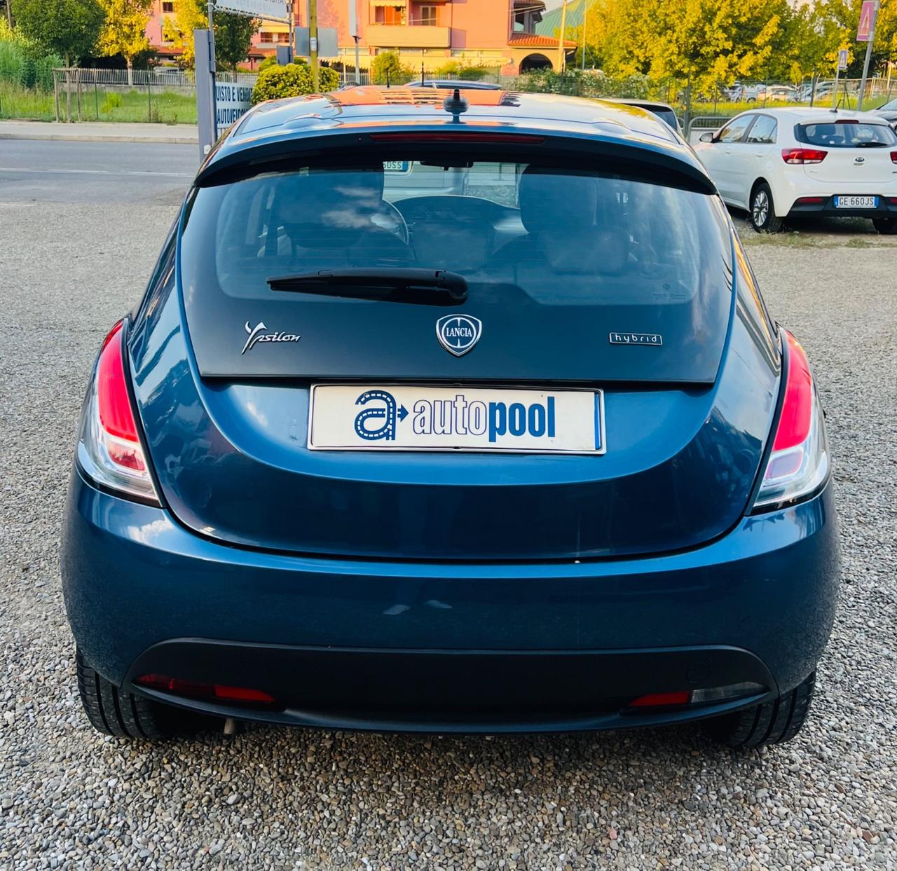 Lancia Ypsilon 1.0 FireFly 5 porte S&S Hybrid Silver