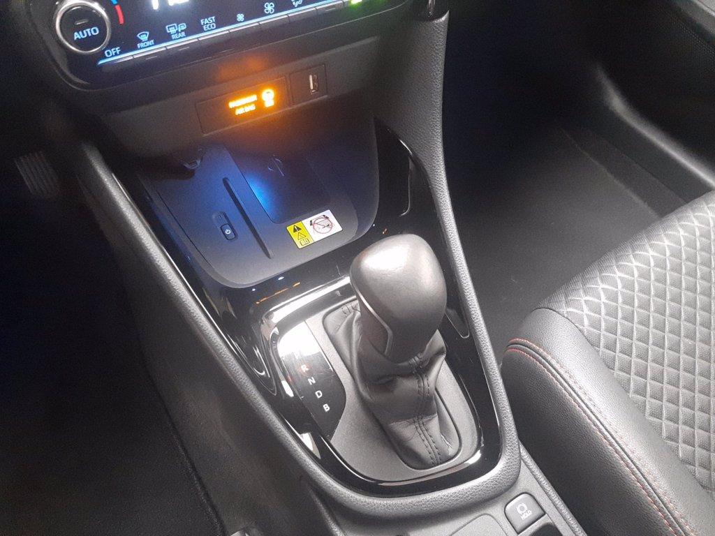 TOYOTA Yaris 1.5h premiere del 2021