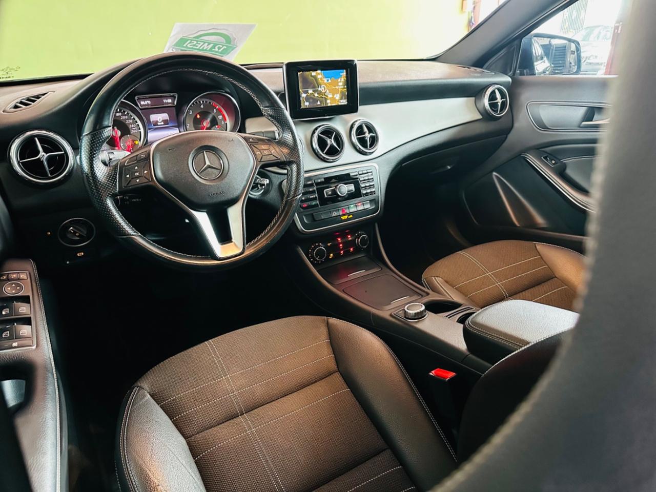 Mercedes-benz GLA 200 CDI Premium AMG Com Nuova