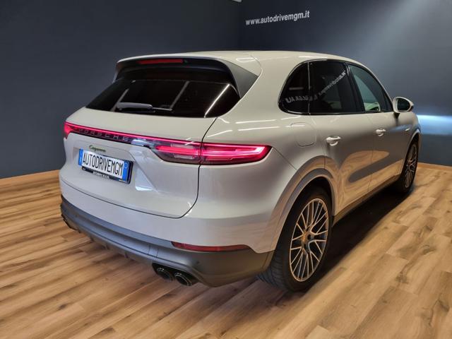 PORSCHE Cayenne 3.0 V6 E-Hybrid Platinum Edition