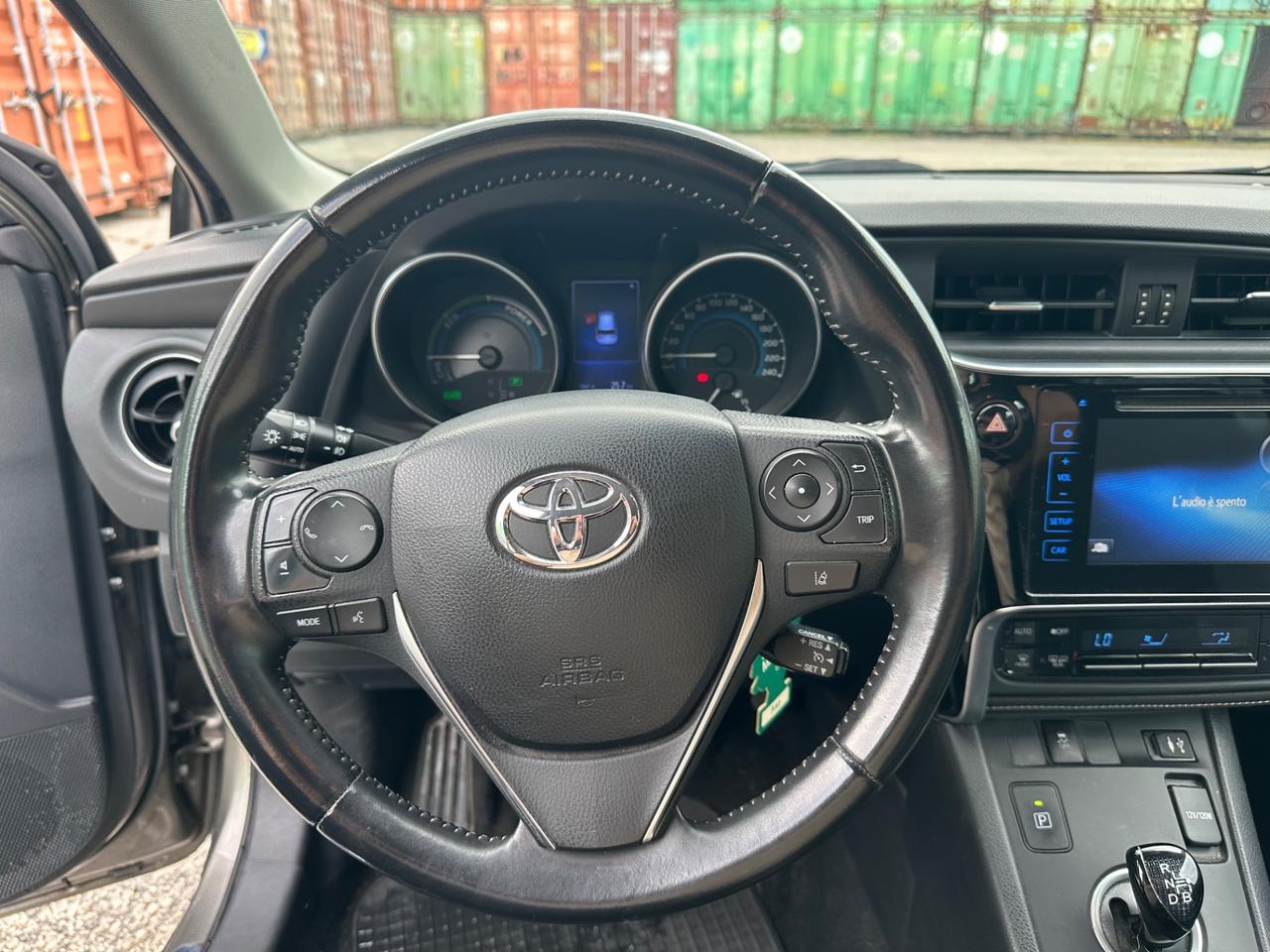 Toyota Auris 1.8 Hybrid Lounge ibrida leggi bene