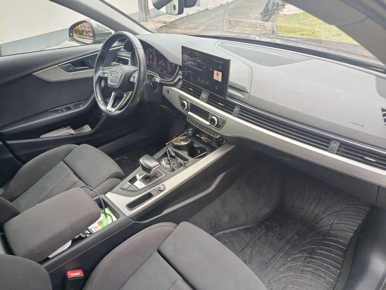 Audi A4 Business Advanced 2.0 35 TDI MHEV #10442