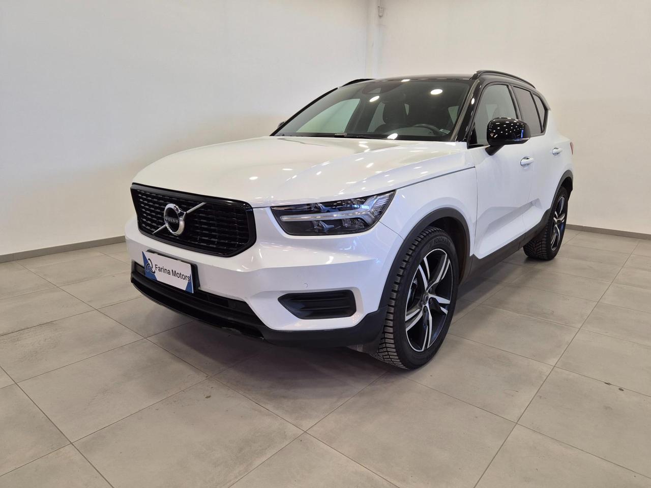 Volvo XC40 2.0 d3 R-design geartronic - UNIPROPRIETARIO - ACC/Lim - Cam
