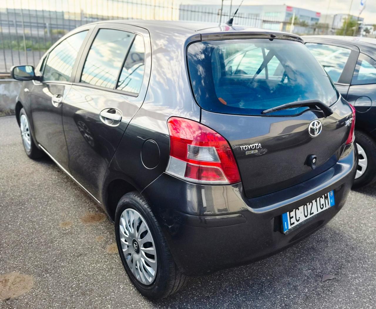 Toyota Yaris 1.3 5P Sol