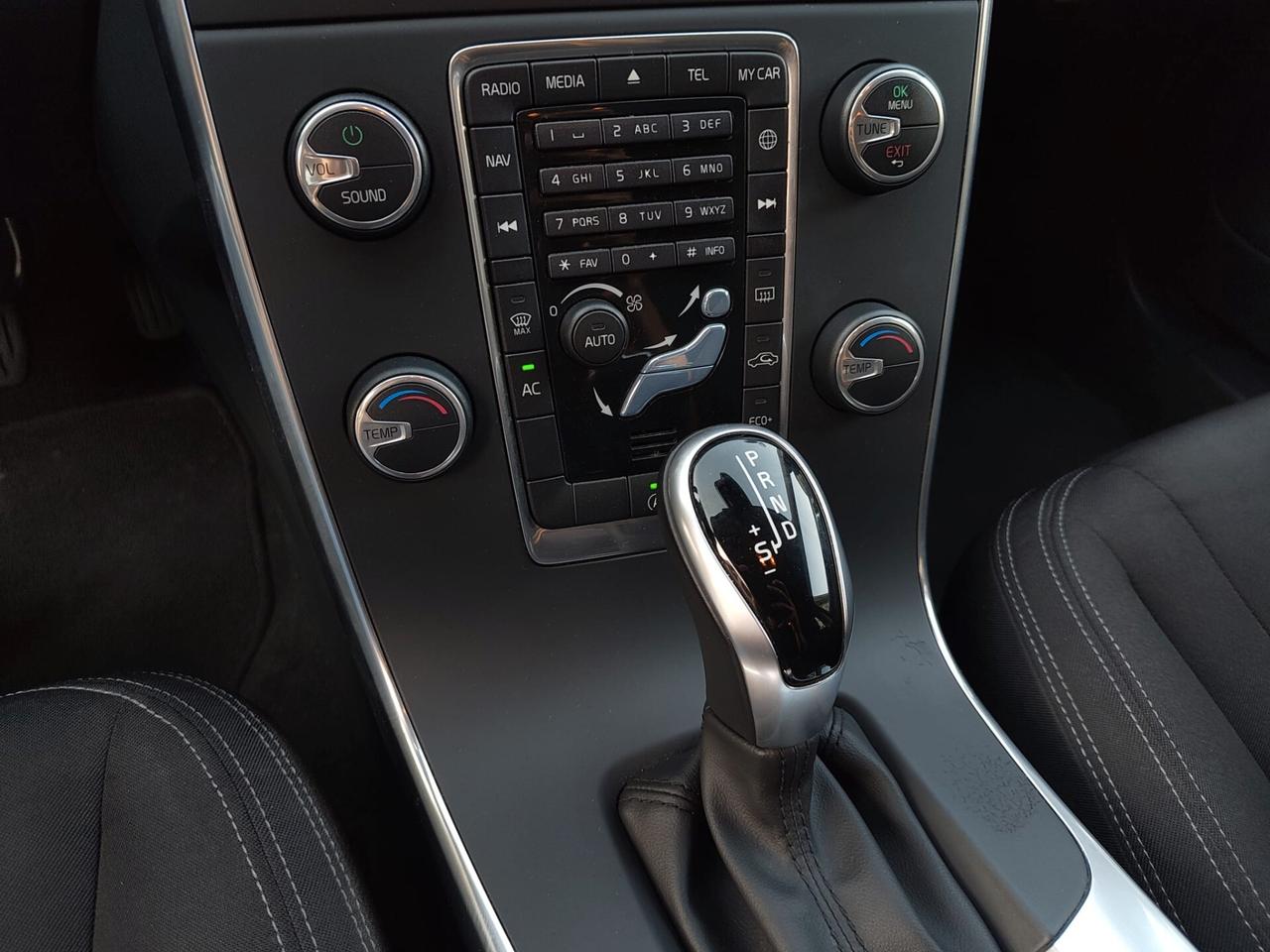 Volvo V60 D2 Geartronic E6 NEOPATENTATI