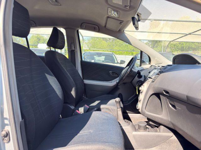 TOYOTA Yaris 1.0 5 porte