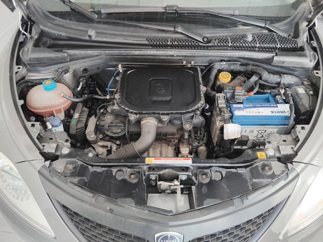 Lancia Ypsilon 1.0 FireFly 5 porte S&S Hybrid Ecochic Gold