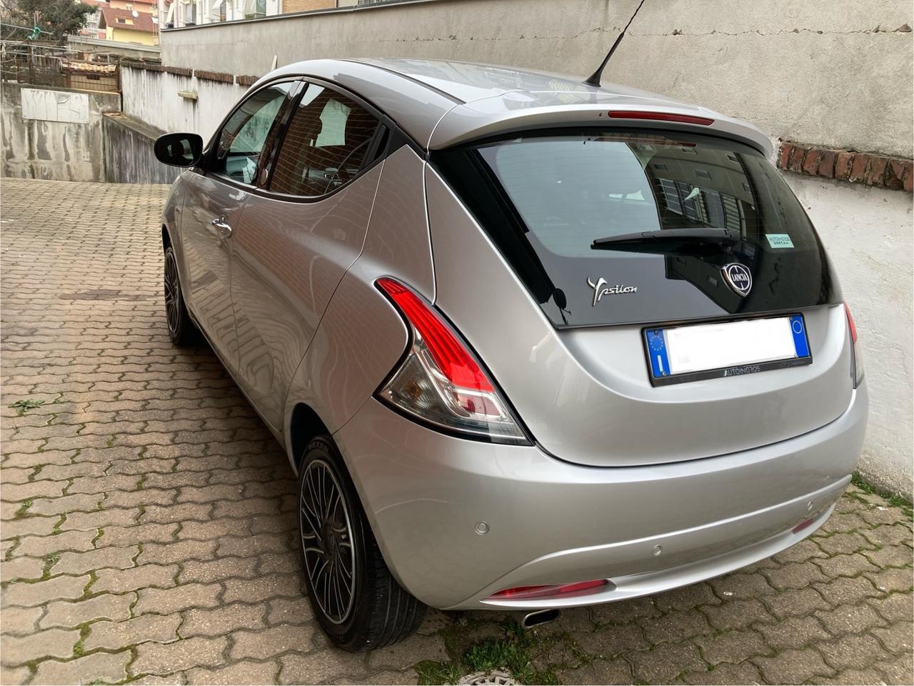 Lancia Ypsilon 1.2 69 CV 5 porte GPL Ecochic Gold