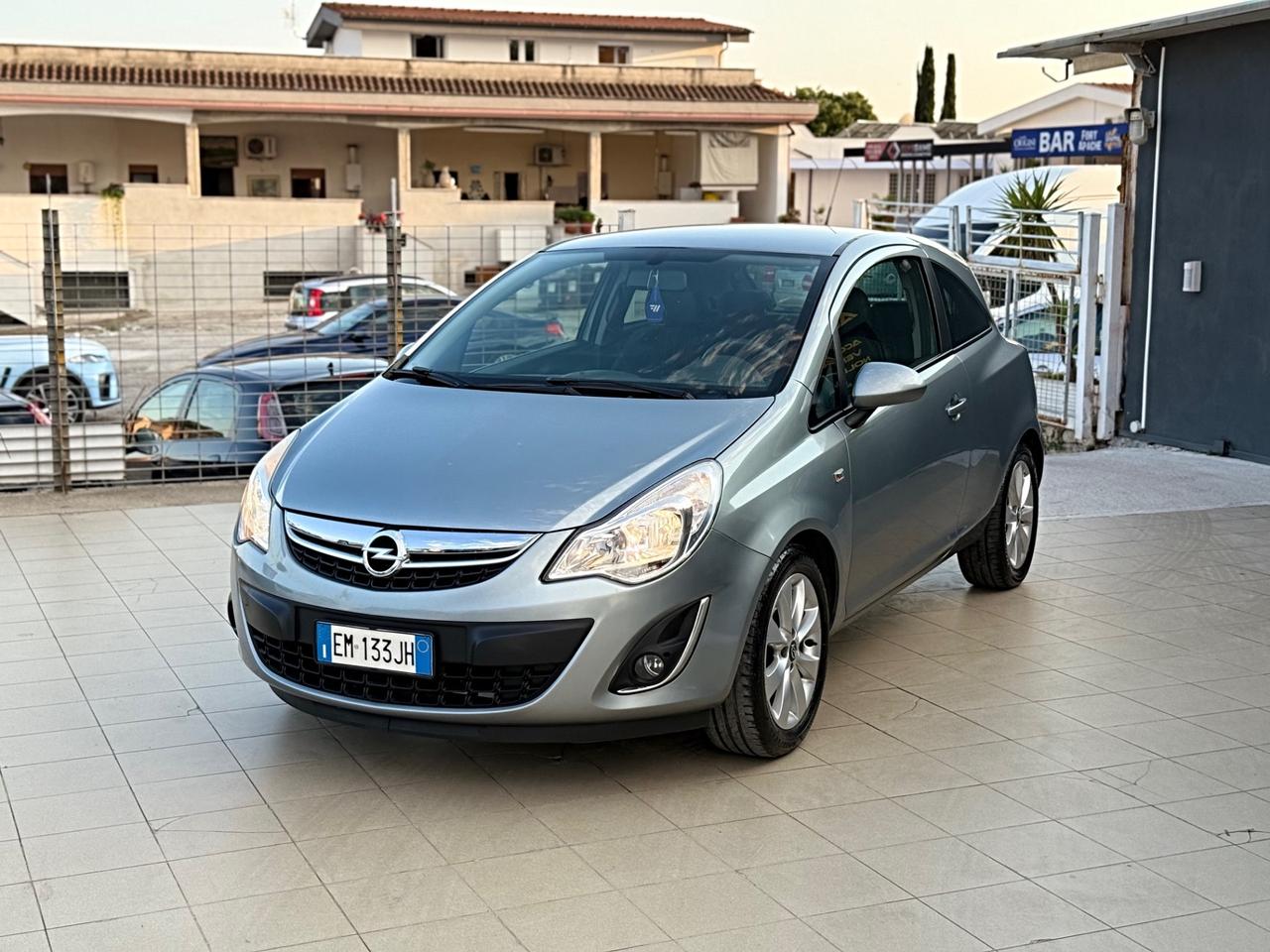 Opel Corsa 1.2 85CV 5 porte GPL-TECH One Garanzia 12 Mesi