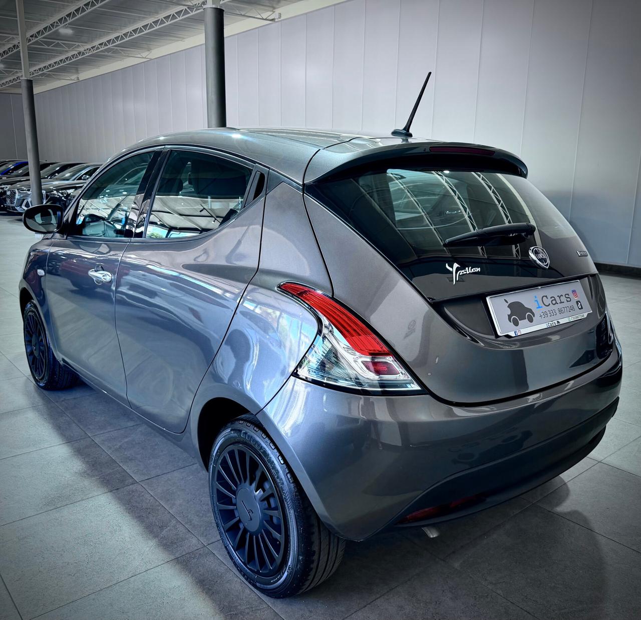 Lancia Ypsilon 1.0 70CV Hybrid Silver