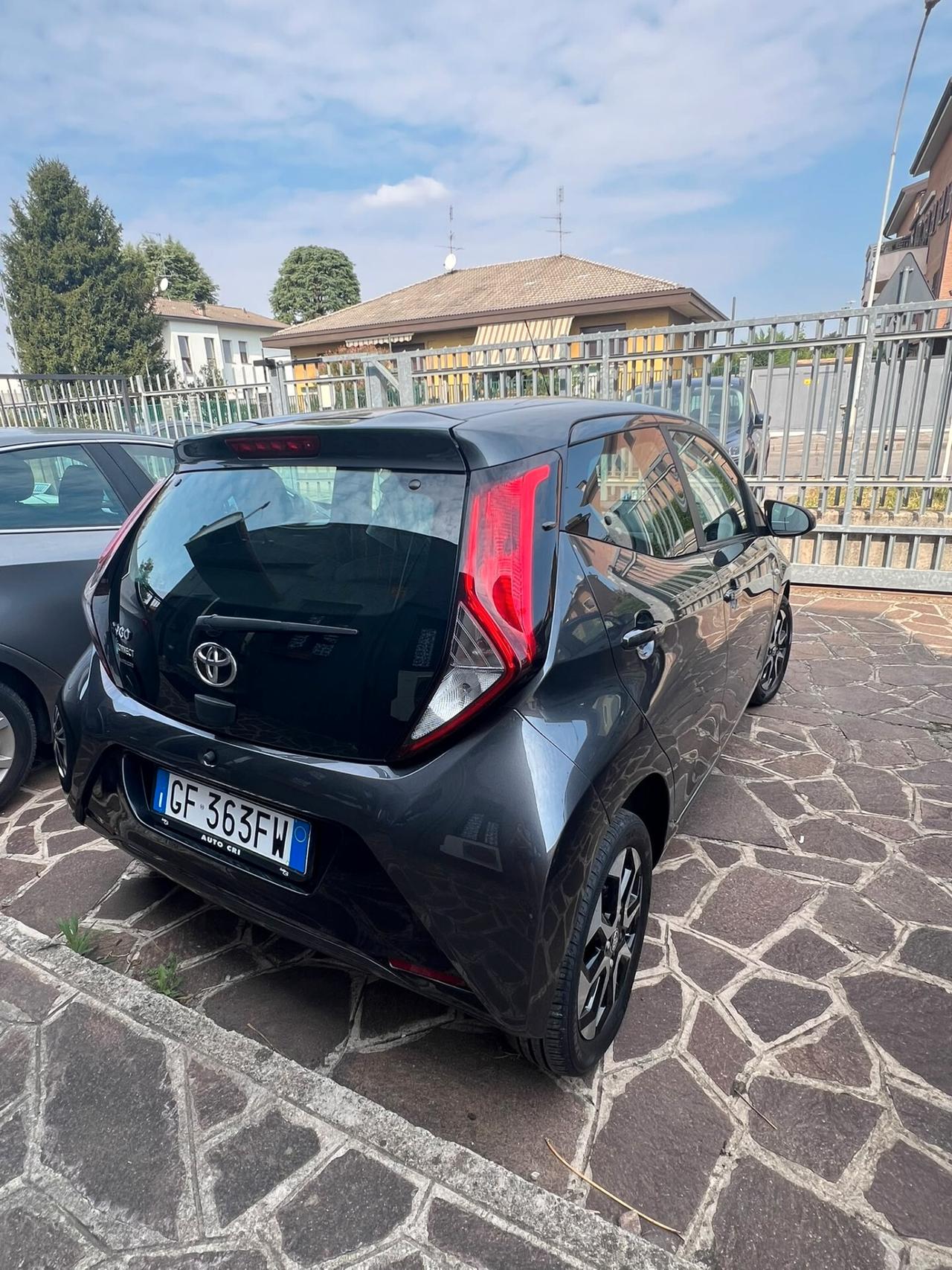 Toyota Aygo Connect 1.0 VVT-i 72 CV 5 porte x-play