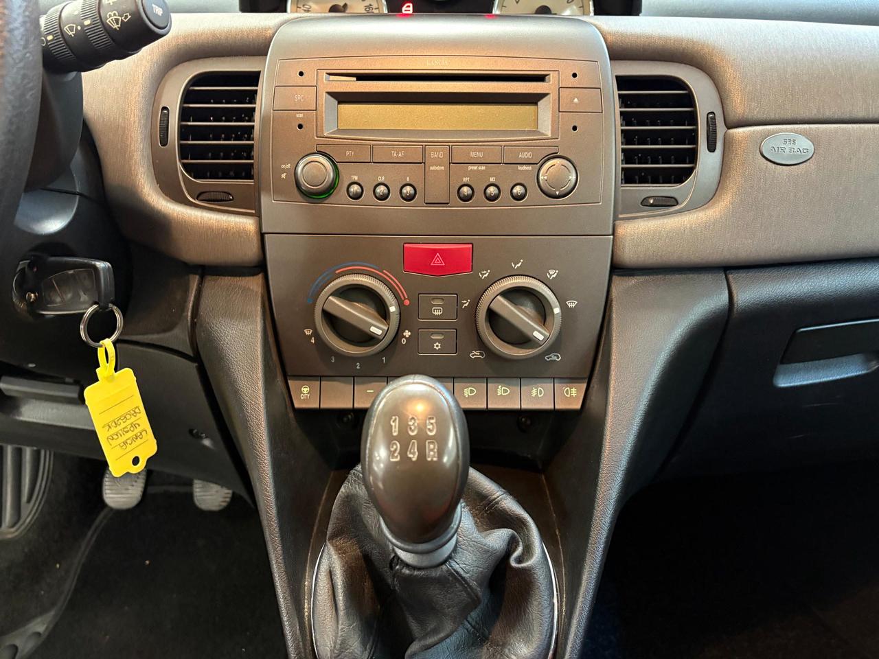 Lancia Ypsilon 1.2 16v Oro