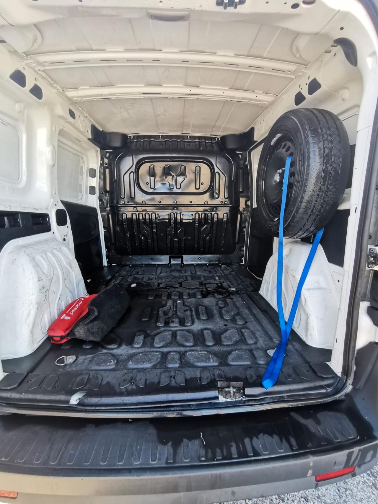 Fiat Doblo 1.4 T-Jet Natural Power PC-TN Cargo Lamierato SX