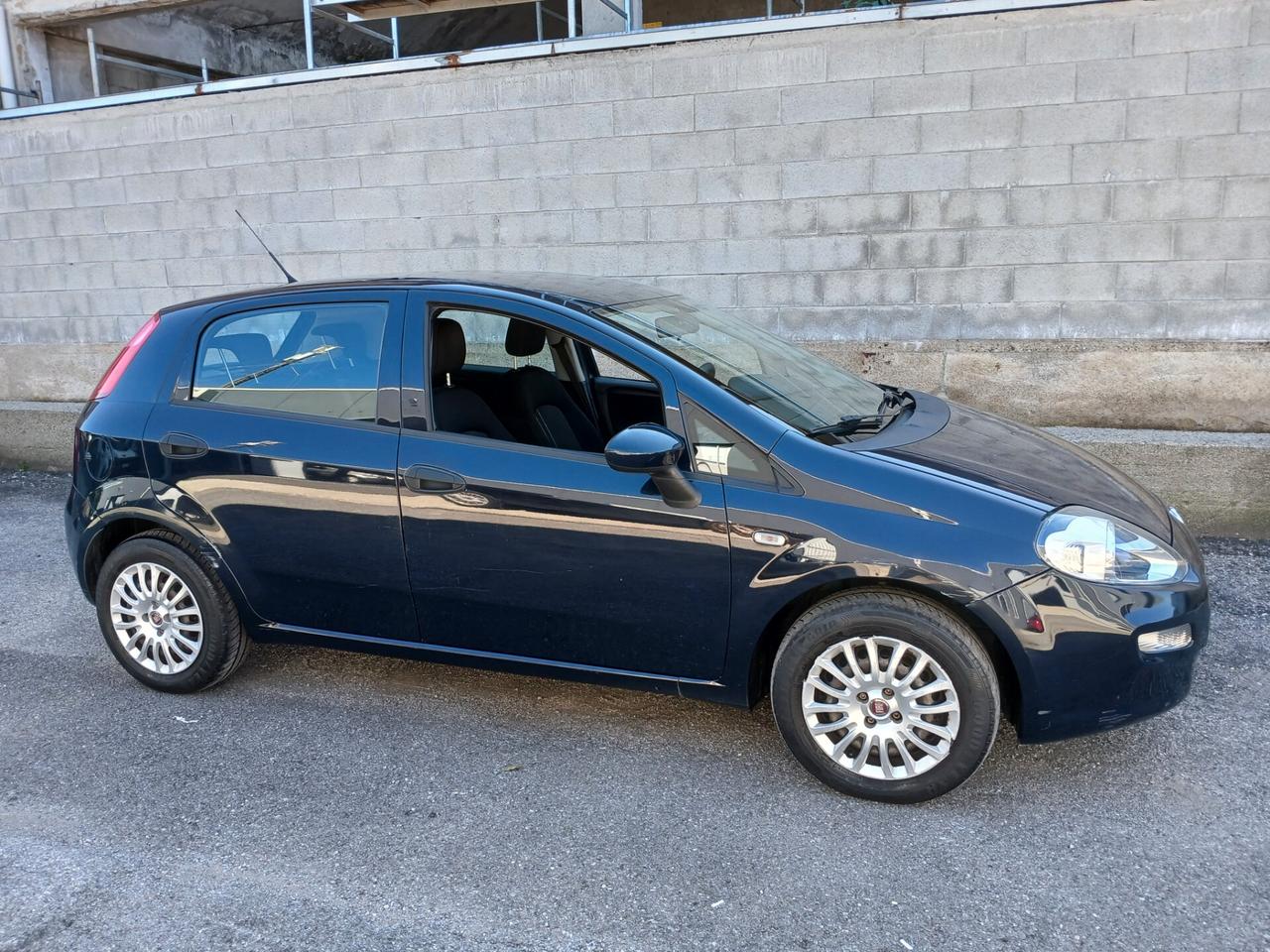 Fiat Punto 1.2 8V 5 porte Young*EURO6*NEOPATENTATI