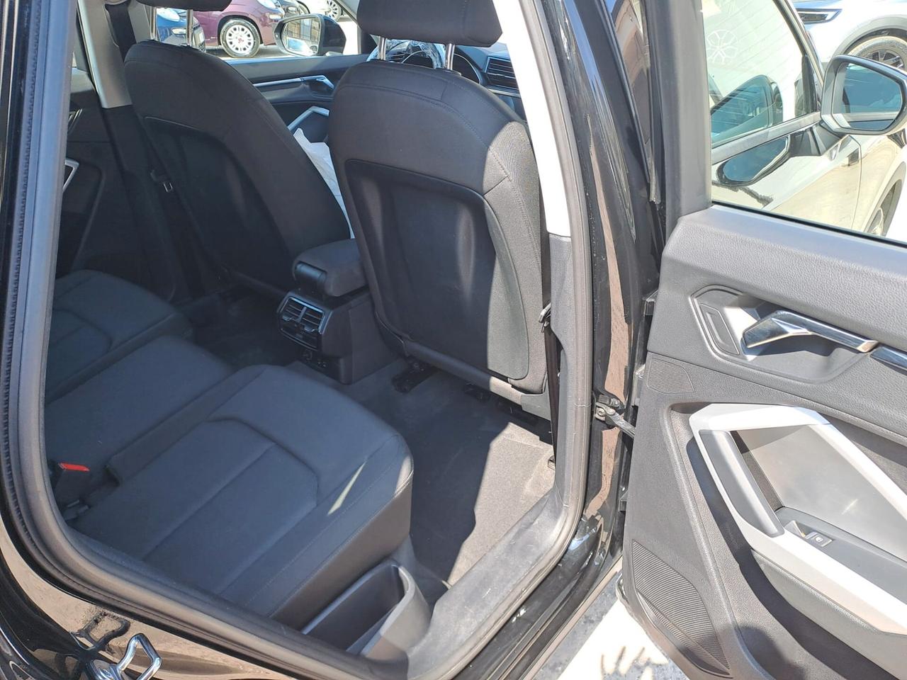 Audi Q3 35 TDI S tronic Business
