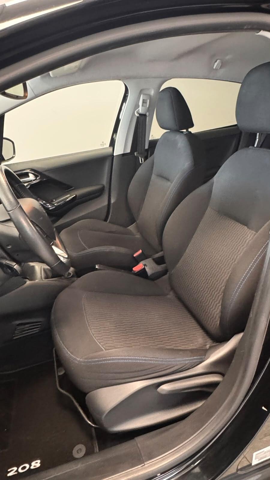Peugeot 208 BlueHDi 100 S&S 5 porte Signature