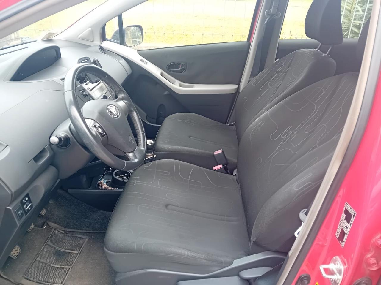 Toyota Yaris 1.0 5 porte Sol OK NEOPATENTATI