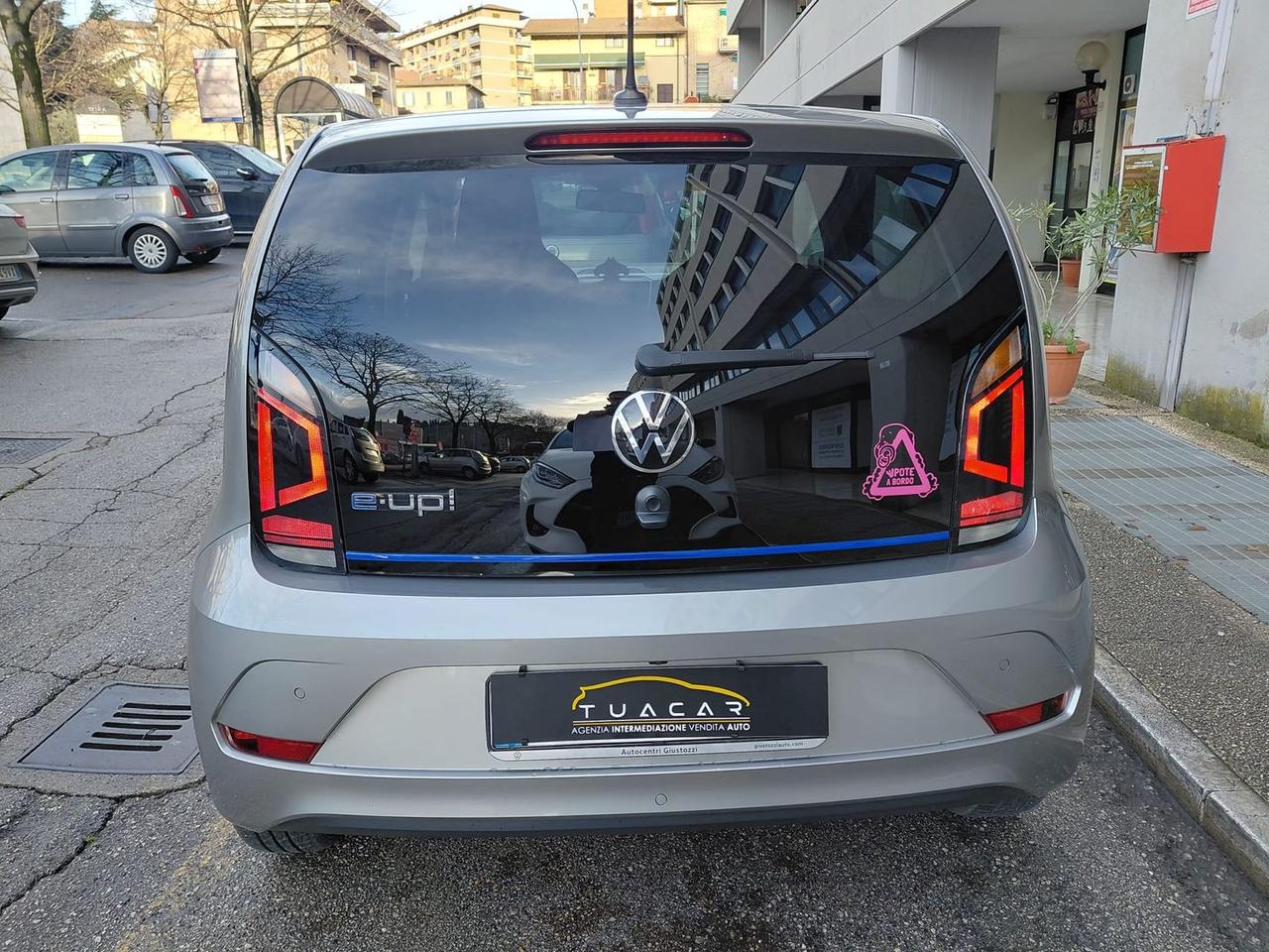 Volkswagen up! High up! #8348