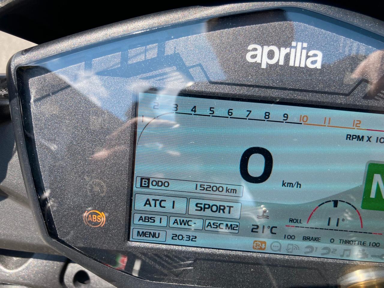 Aprilia Tuono V4 1100 factory accessoriata sospensioni elettroniche