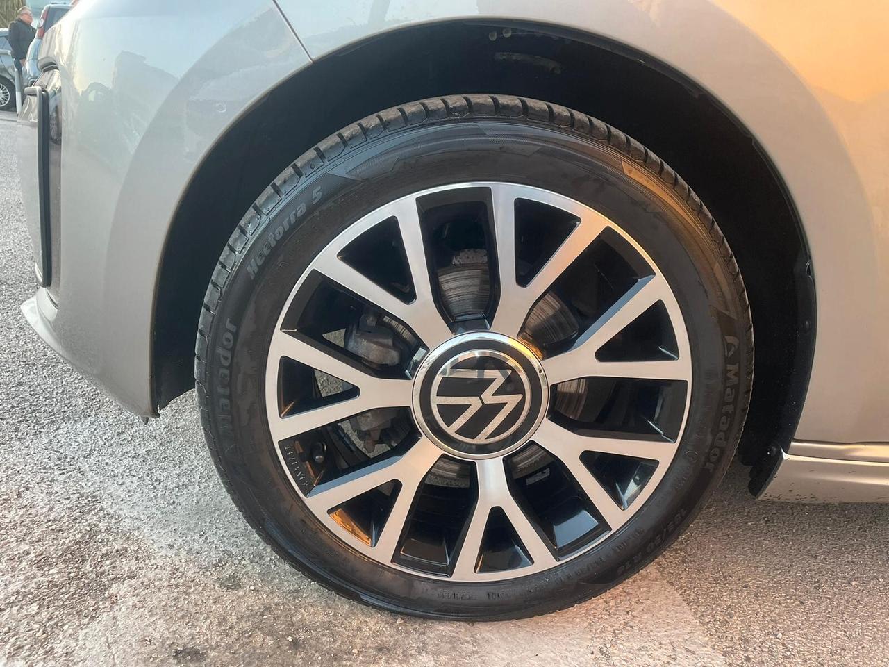 Volkswagen up! e-up! 82 CV