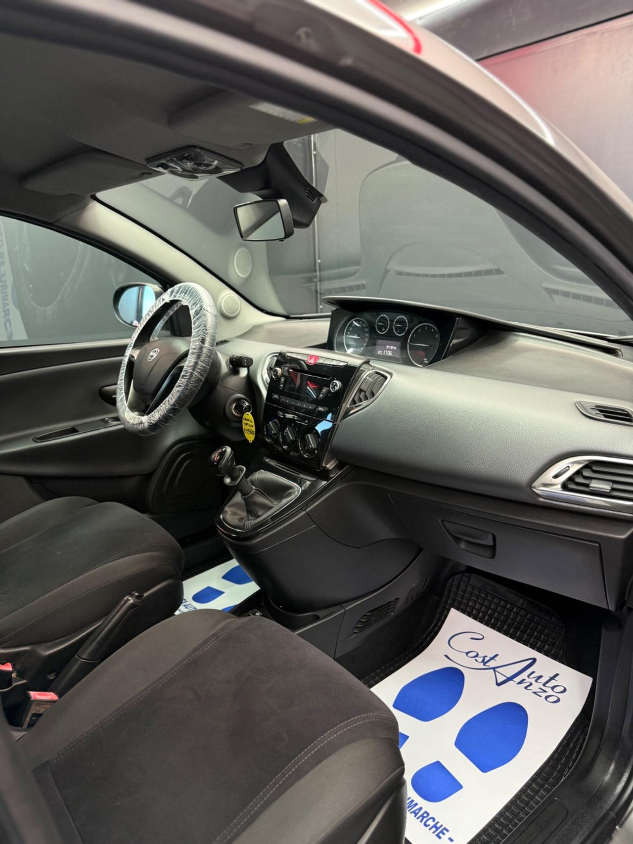 Lancia Ypsilon 1.2 GPL Ecochic Silver 2013