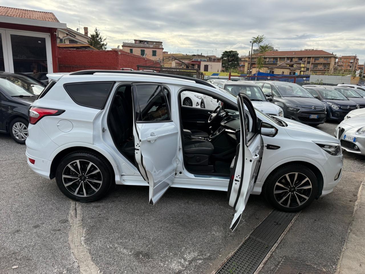 Kuga 2.0 150 CV-4x4-ST-Line-unipro-rate-garanzia