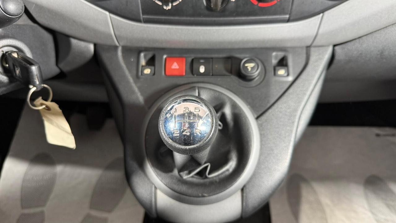 Peugeot Partner Tepee BlueHDi 100 Outdoor