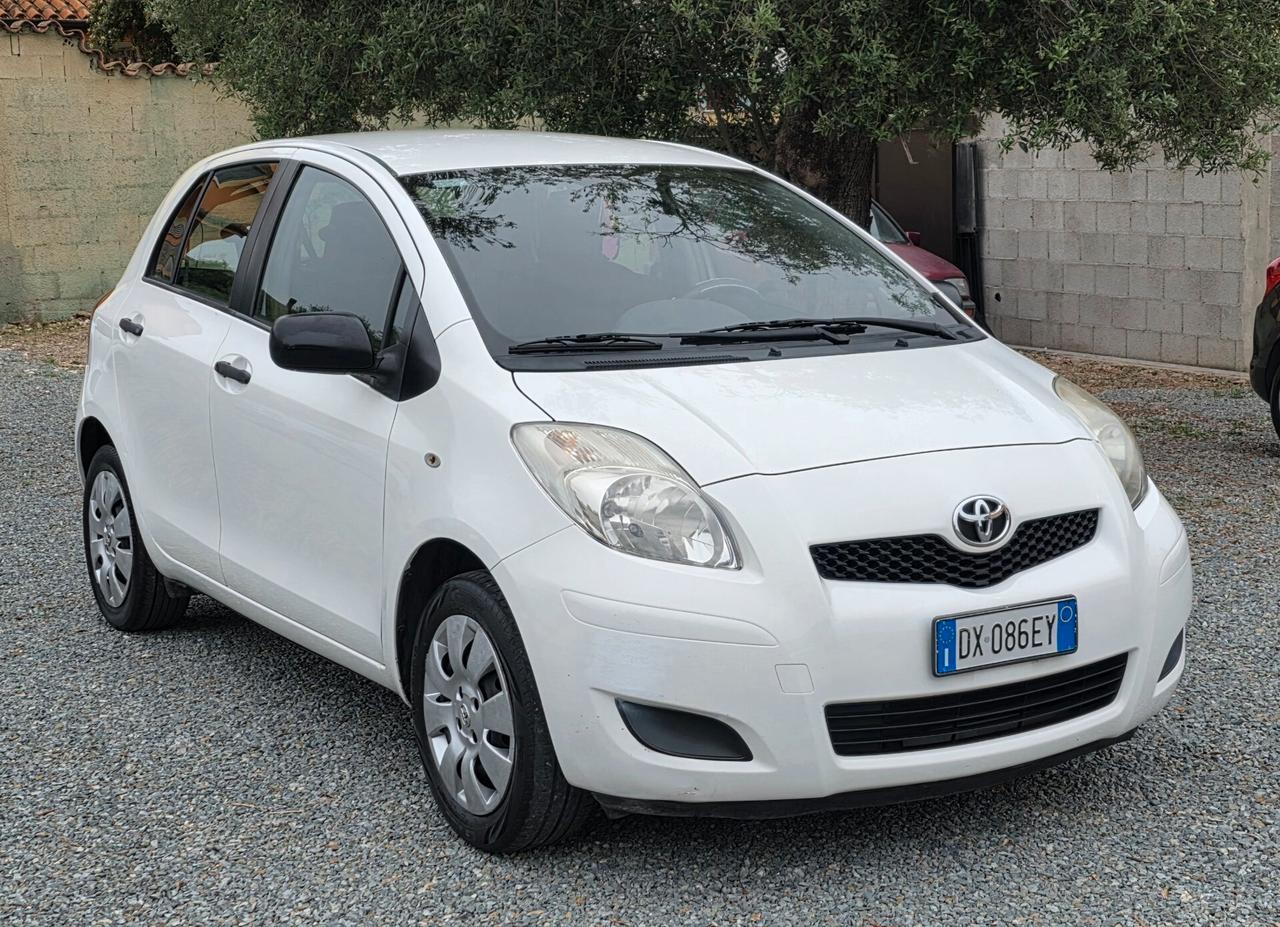 Toyota Yaris 1.0 5 porte