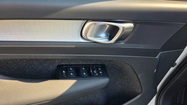 VOLVO XC40 T4 Recharge Plug-in Hybrid Exp. PERMUTE UNICOPR.