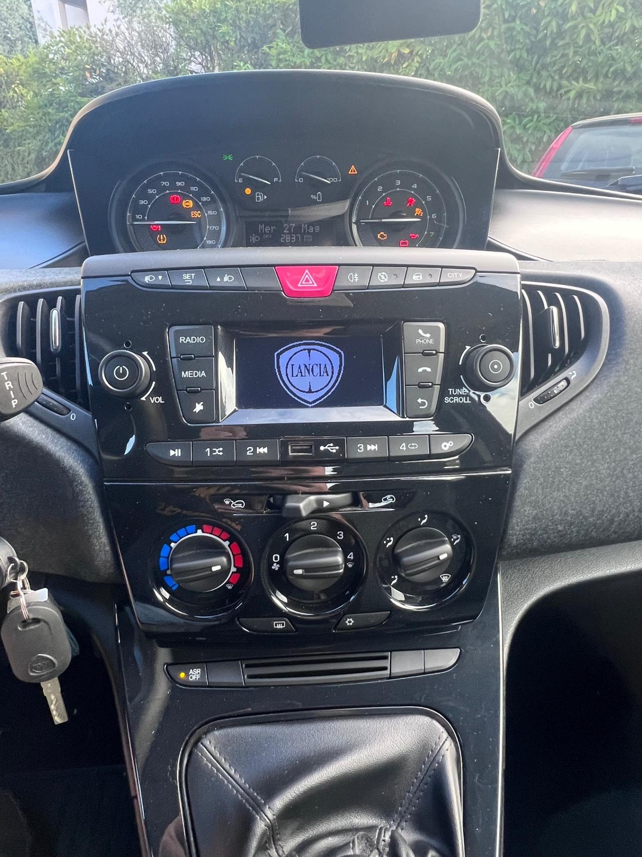 Lancia Ypsilon 1.0 FireFly 5 porte S&S Hybrid Alberta Ferretti