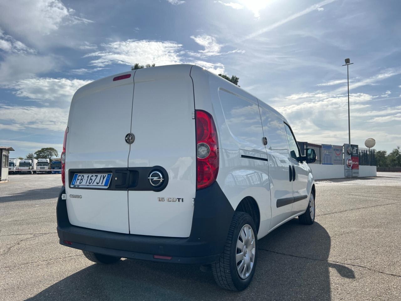 Opel Combo 1.6 MJT 105cv Passo Lungo - 2015