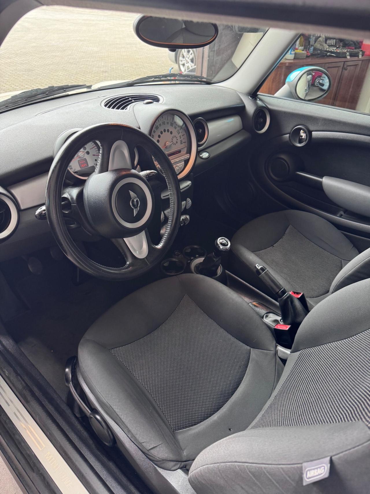 Mini Cooper 1.4 benzina Ray