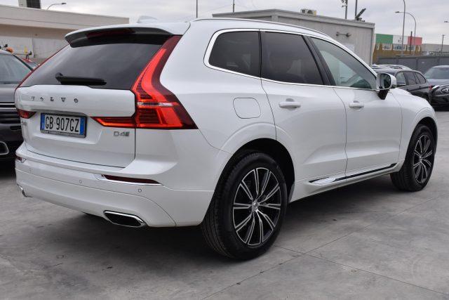 VOLVO XC60 D4 AWD Momentum *TETTUCCIO, PELLE*